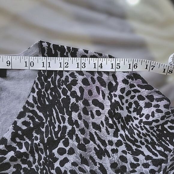 Nina Leonard grey cheetah print soft ribbed cardigan Size M - Picture 9 of 14